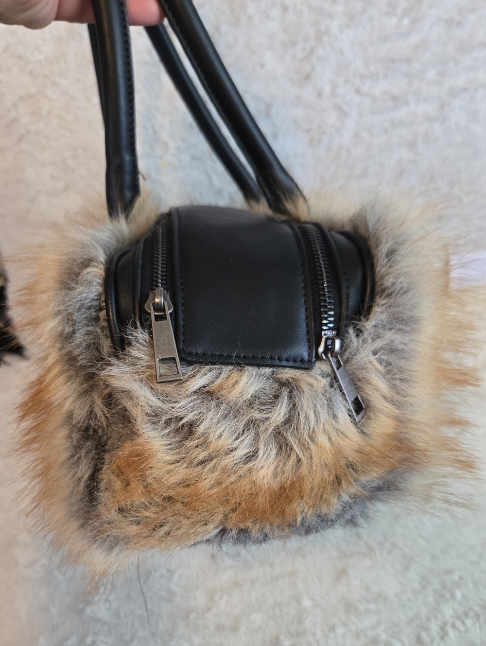 Ed Hardy Faux Fur Shoulder Bag in Tan/Black NWOT - Picture 9 of 10